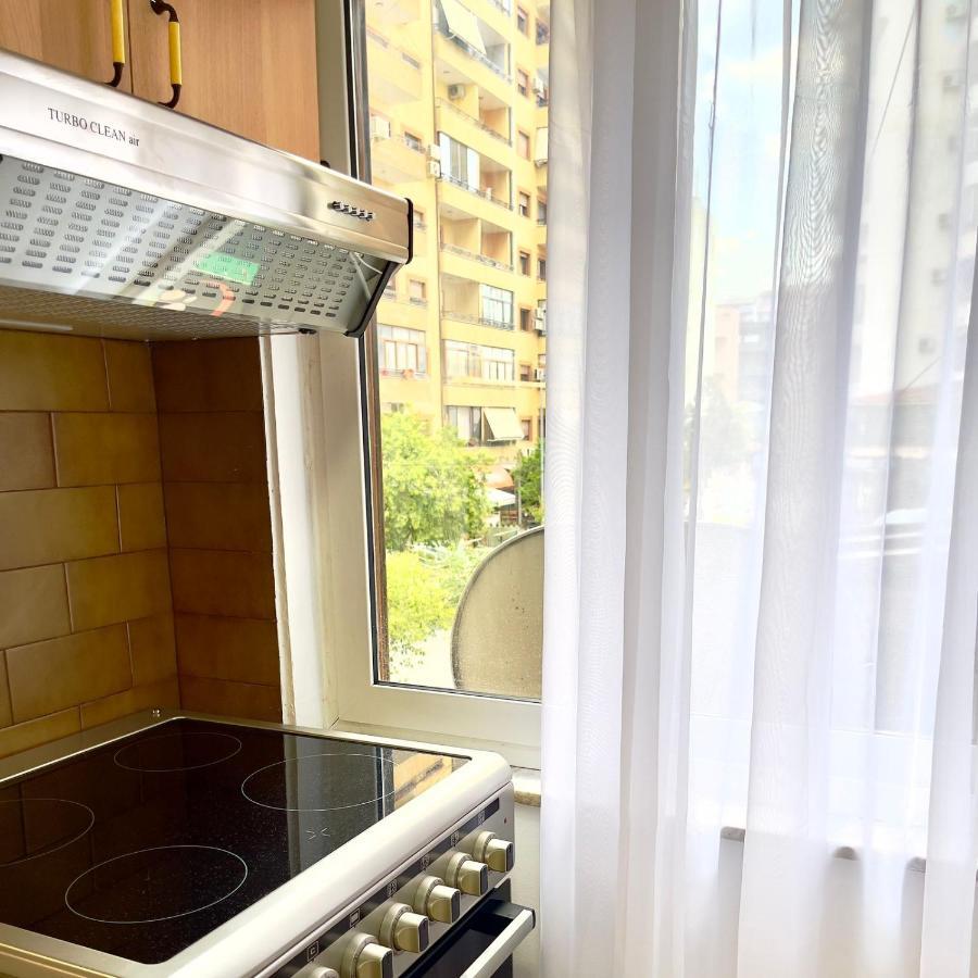 Maris Apartment Tirana Buitenkant foto