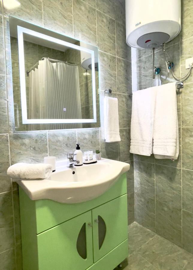 Maris Apartment Tirana Buitenkant foto