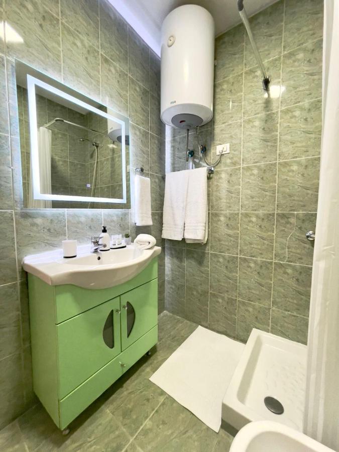 Maris Apartment Tirana Buitenkant foto